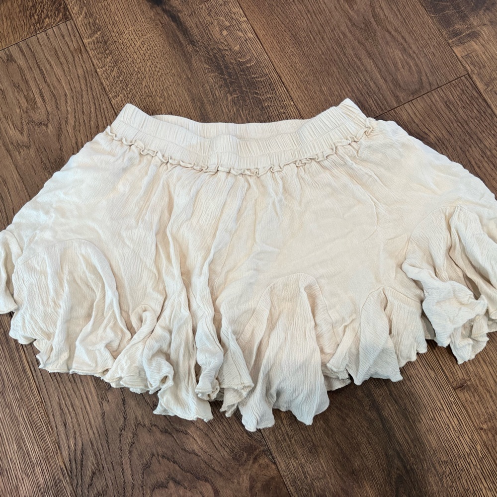 LALA FACTORY Ruffles Cream Mini Skirt